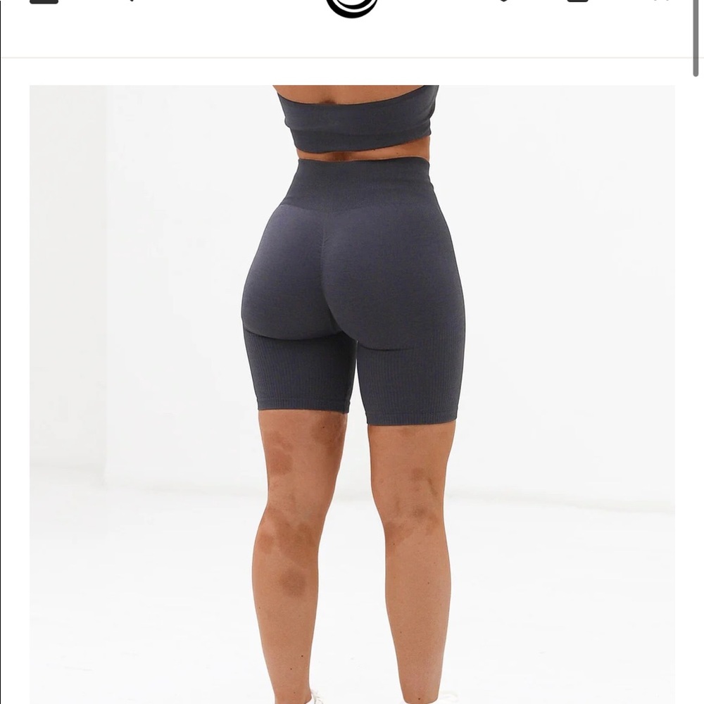 NWT!!! Lazuli Label Scrunch seamless ribbed contour shorts